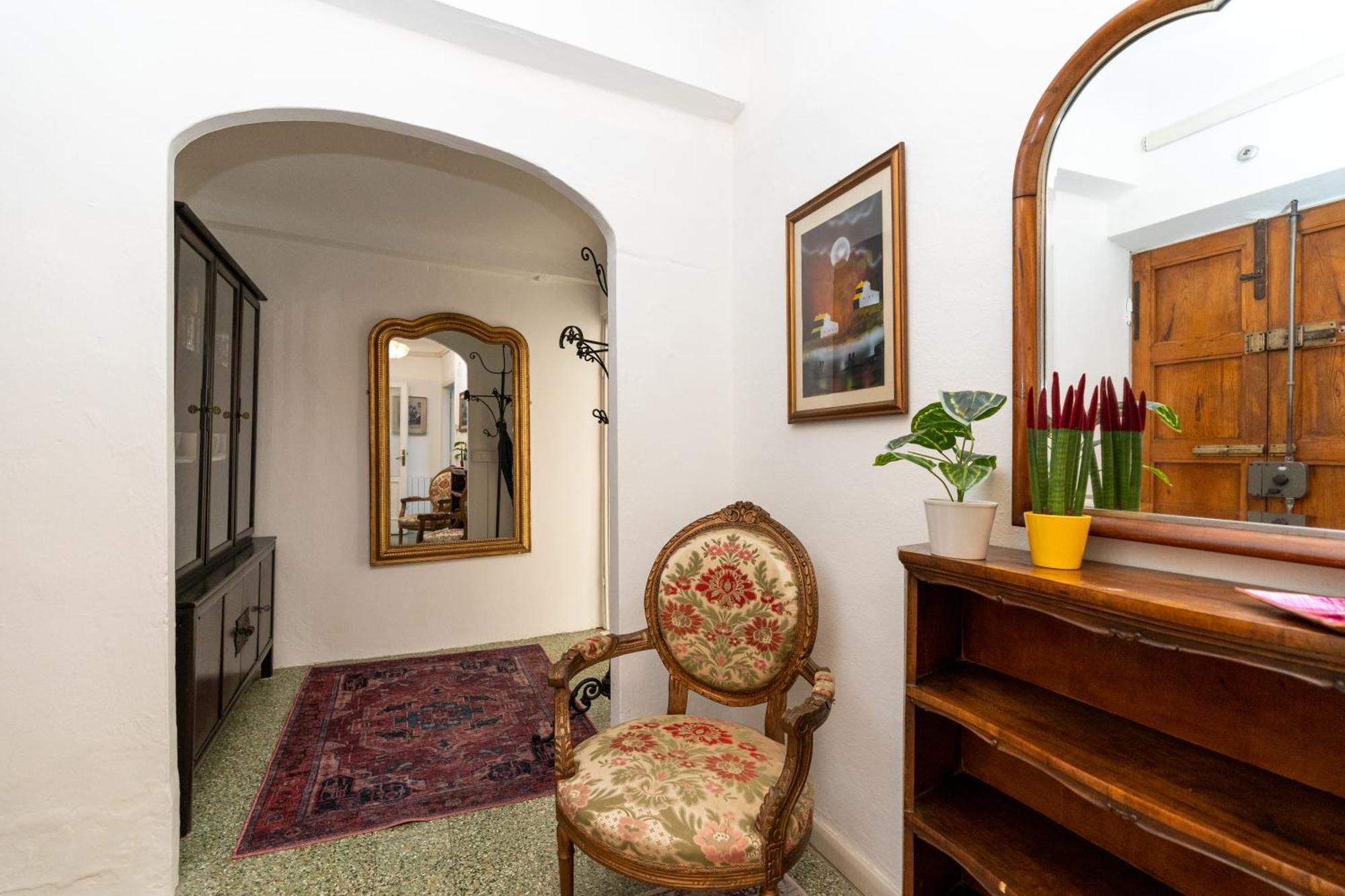 Апартаменты Historic Apt In The Center Of Lucca With Balcony Экстерьер фото